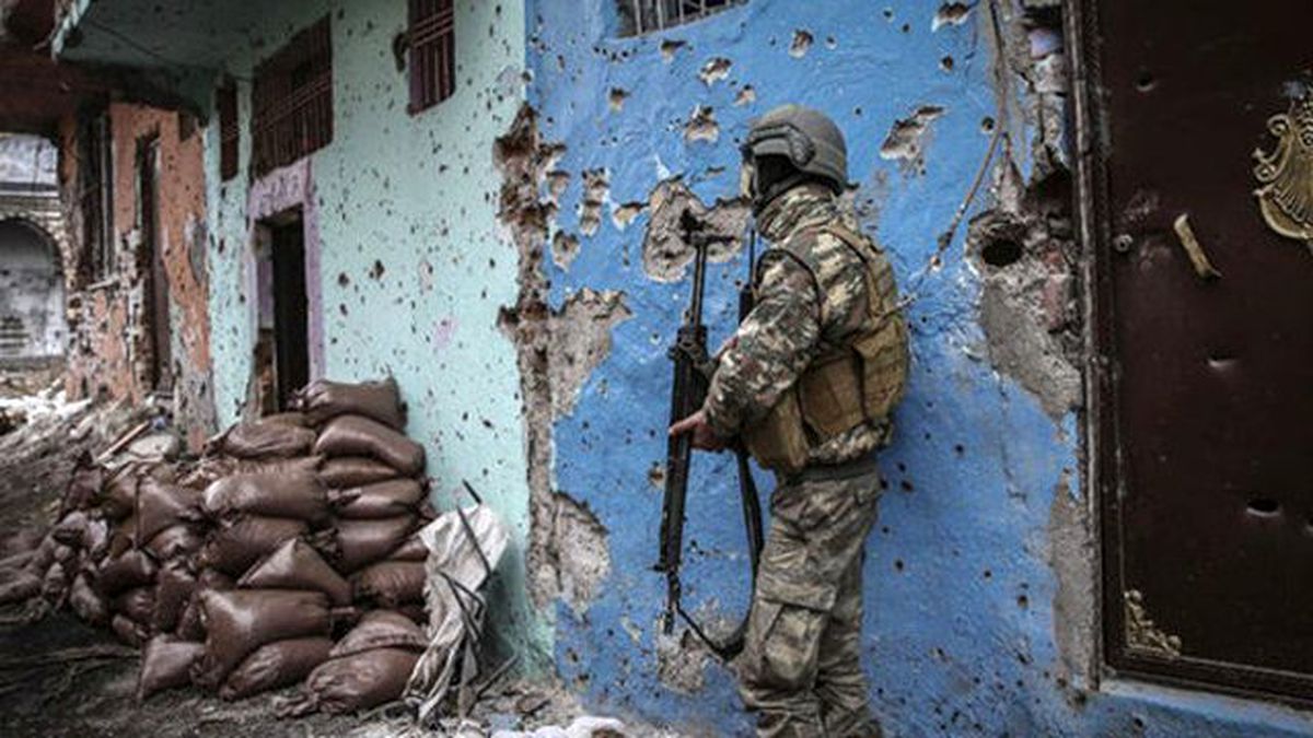 Diyarbakır Sur'da Vatandaş ve Teröristlere Son Çağrı