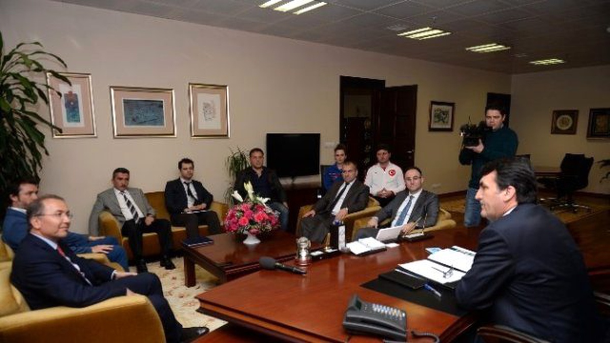 Dündar, Tenis Federasyonu Başkanı Durmuş\'u Ağırladı