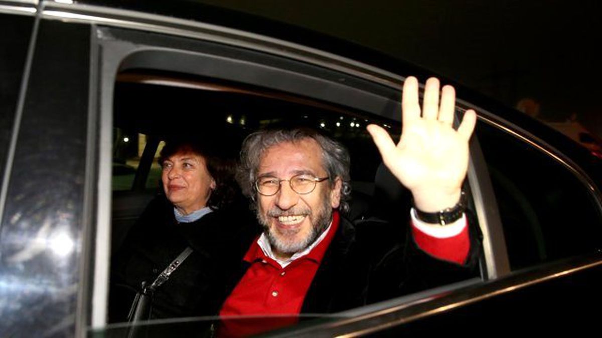 Dünya Basını, Dündar ve Gül'ün Serbest Bırakılmasını 'Son Dakika' Geçti