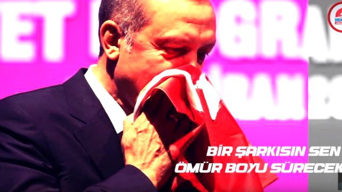 Erdoğan ve Davutoğlu'na Klipli Doğum Günü Kutlaması!