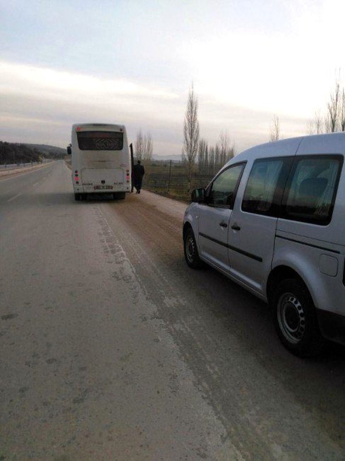 Gediz\'de Taşımalı Eğitim Okul Servis Araçları ve Yemeklerine Denetim