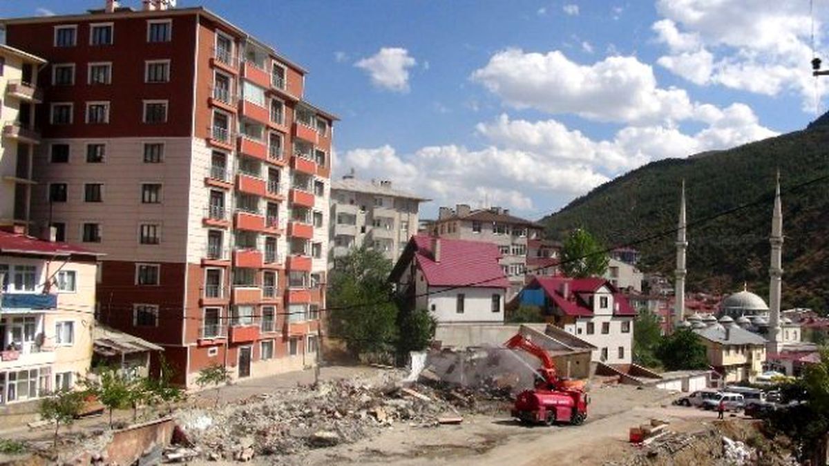Gümüşhane\'nin Modern Pazar Yerindeki Engel Kalkıyor