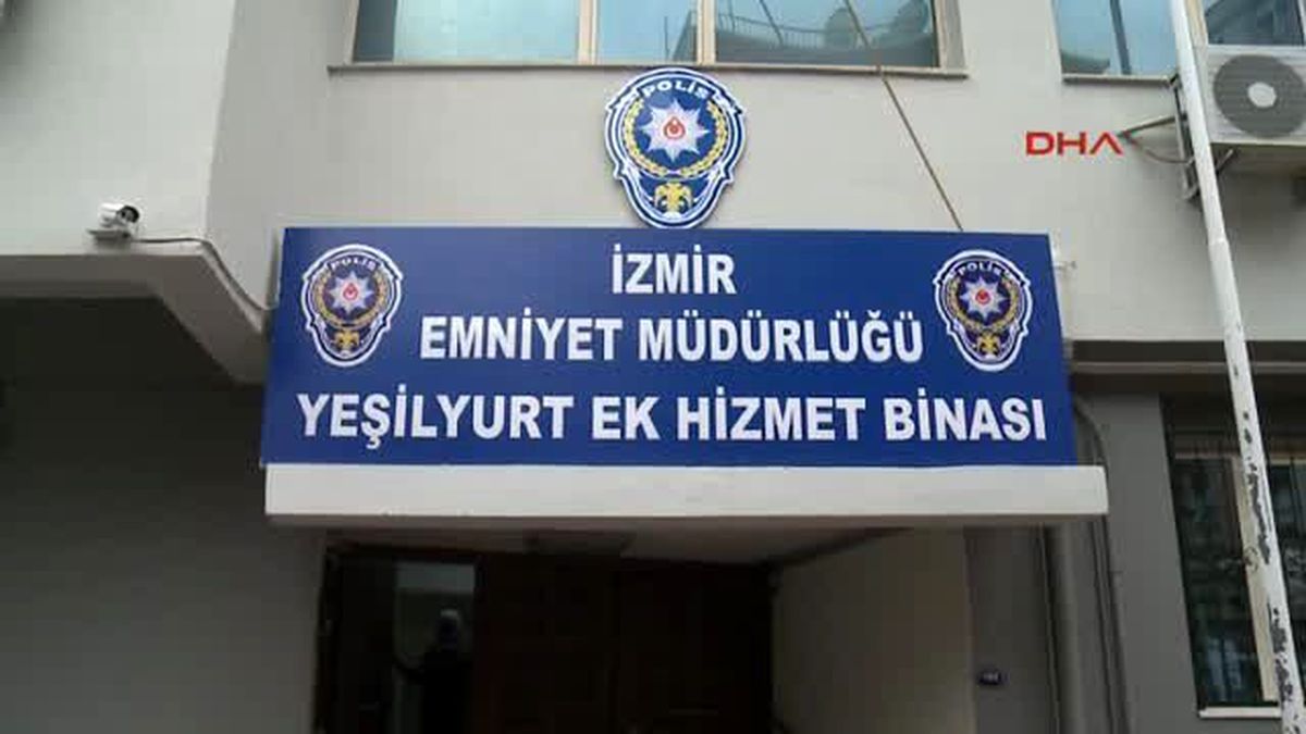 İzmir\'de \'Paralel Yapı\' Operasyonunda Gözaltına Alınan 7 Kişi Adliyeye Sevk Edildi