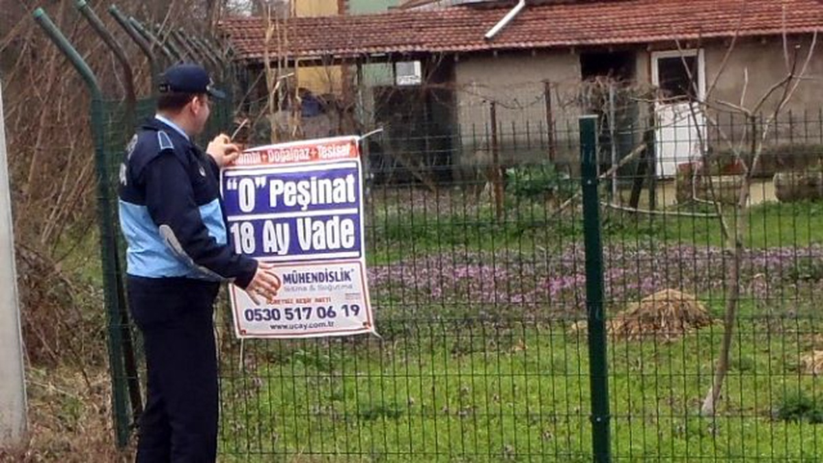 Kartepe\'de İzinsiz Afişlere Ceza Yağdı