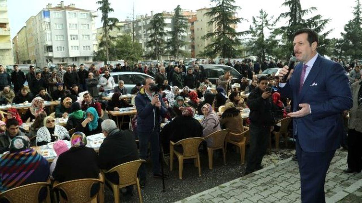 Miting Gibi Mahalle Kahvaltısı