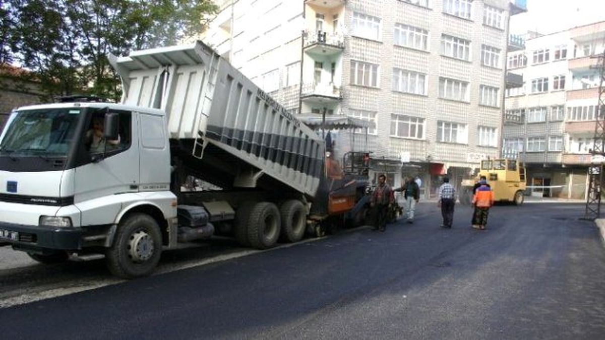 Modern Şehirleşmenin Göstergesi Güvenli, Seri ve Düzenli Yollar İçin Asfalt Bitüm Nakil Hizmeti...