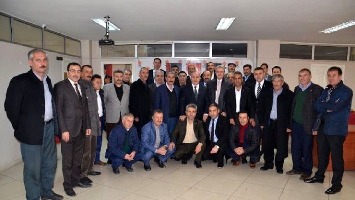 Muhtarlar AK Parti\'de Bir Araya Geldi