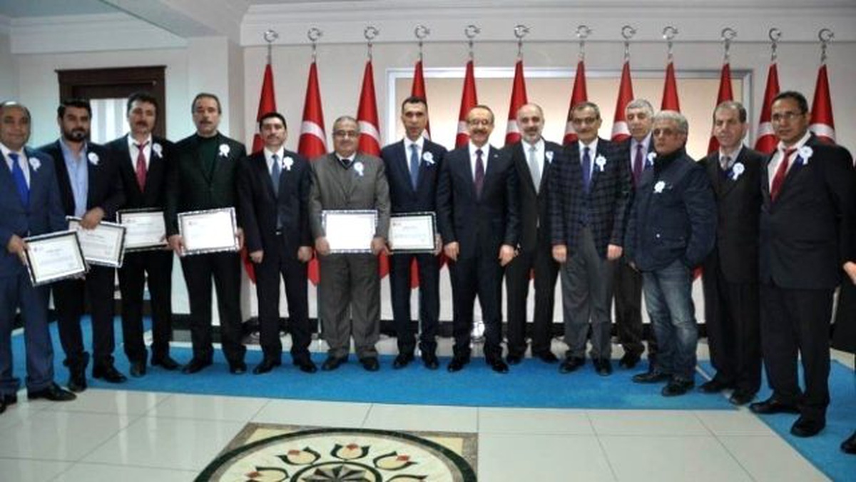 Muş\'un Vergi Rekortmenleri Ödüllendirildi