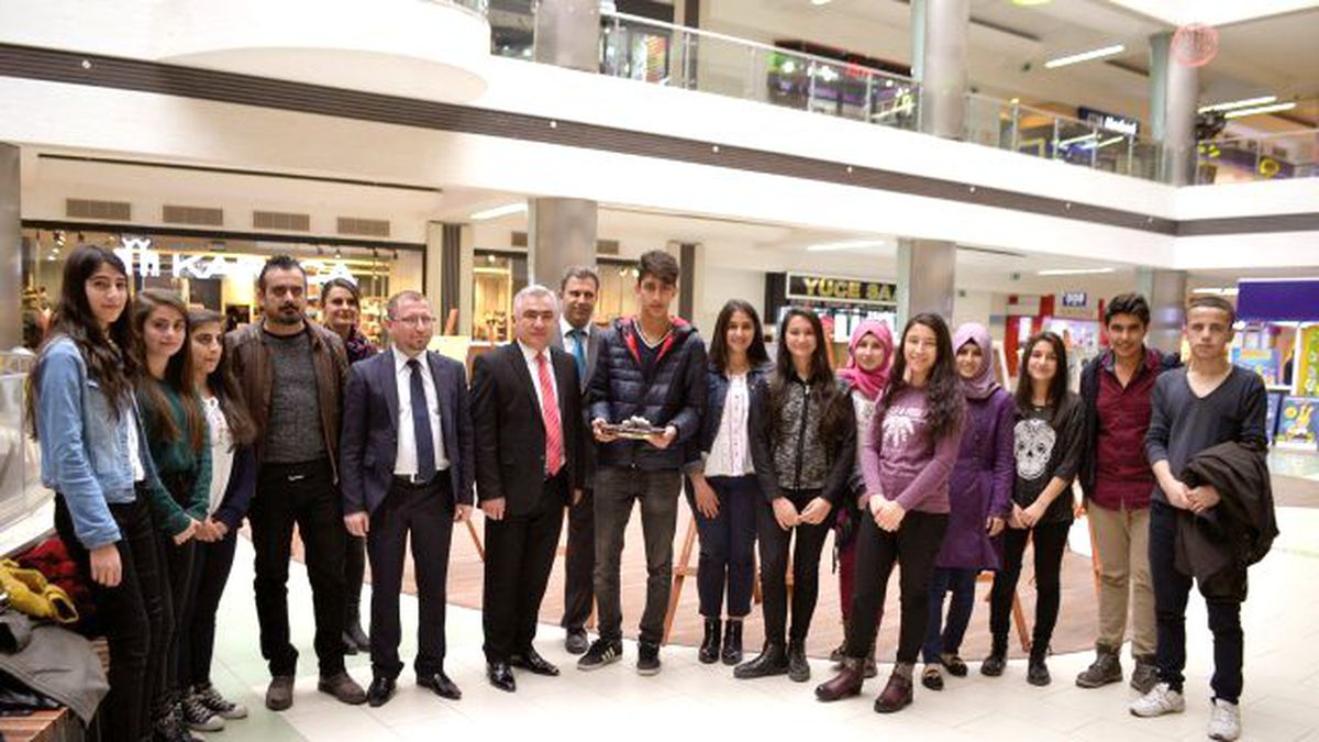 Öğrencilerden Anlamlı Sergi