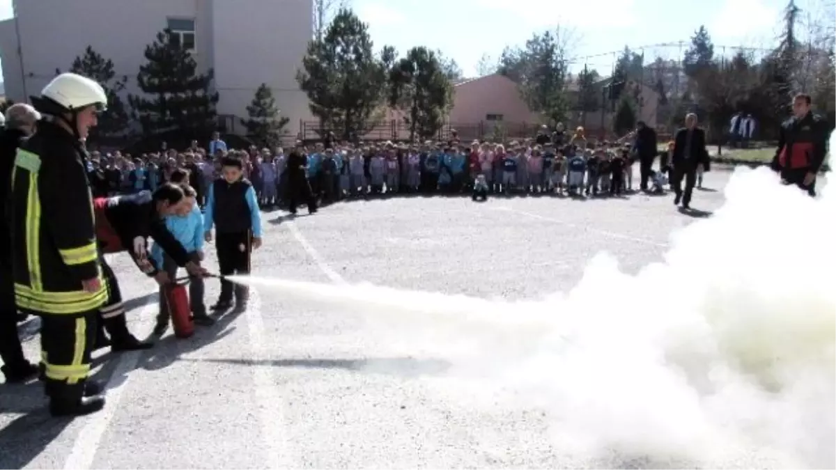 Okulda Deprem ve Yangın Tahliye Tatbikatı