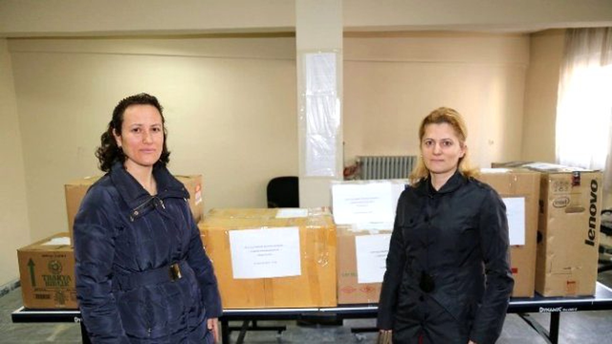 Oltu\'daki Polis Eşlerinden Güvenlik Güçlerine Destek