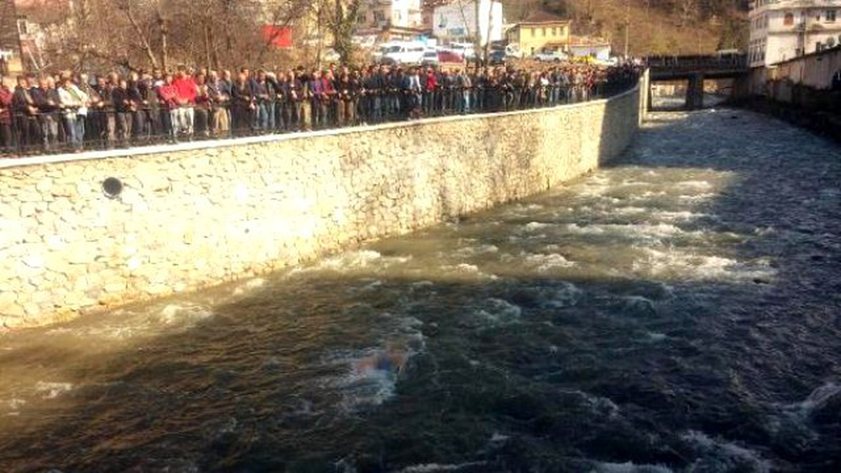 Ordu\'da Dereye Giren Liseli Genç Akıntıya Kapılarak Öldü