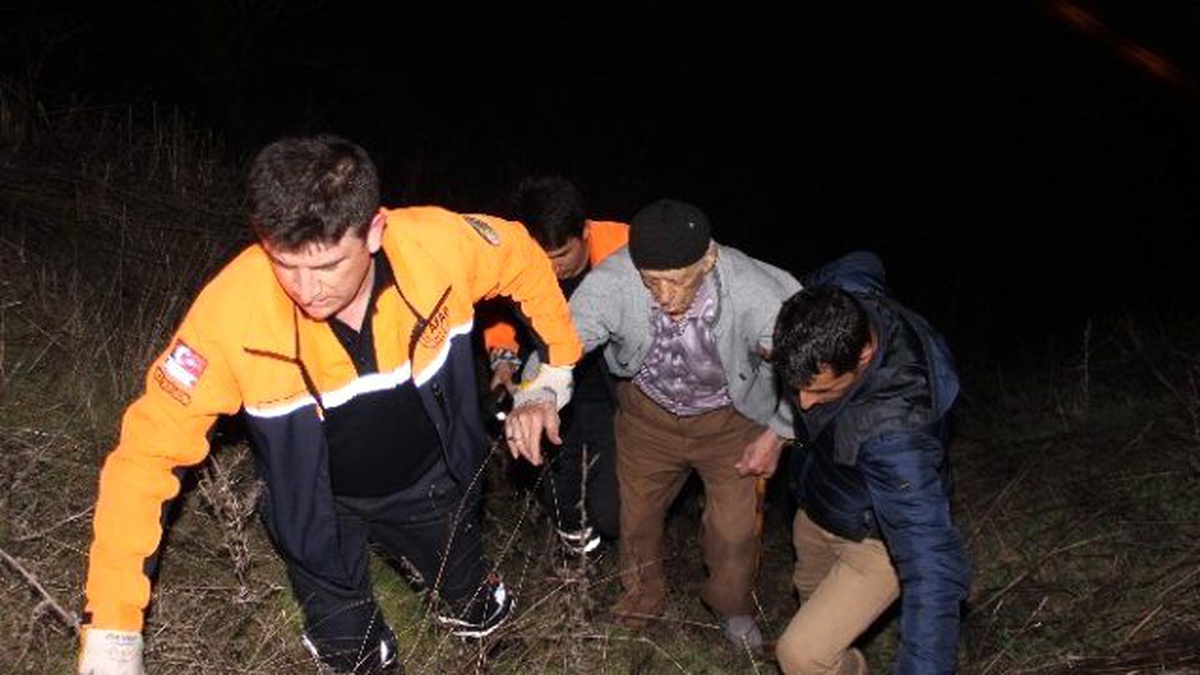 Uçuruma Yuvarlanan Yaşlı Adam Kurtarıldı