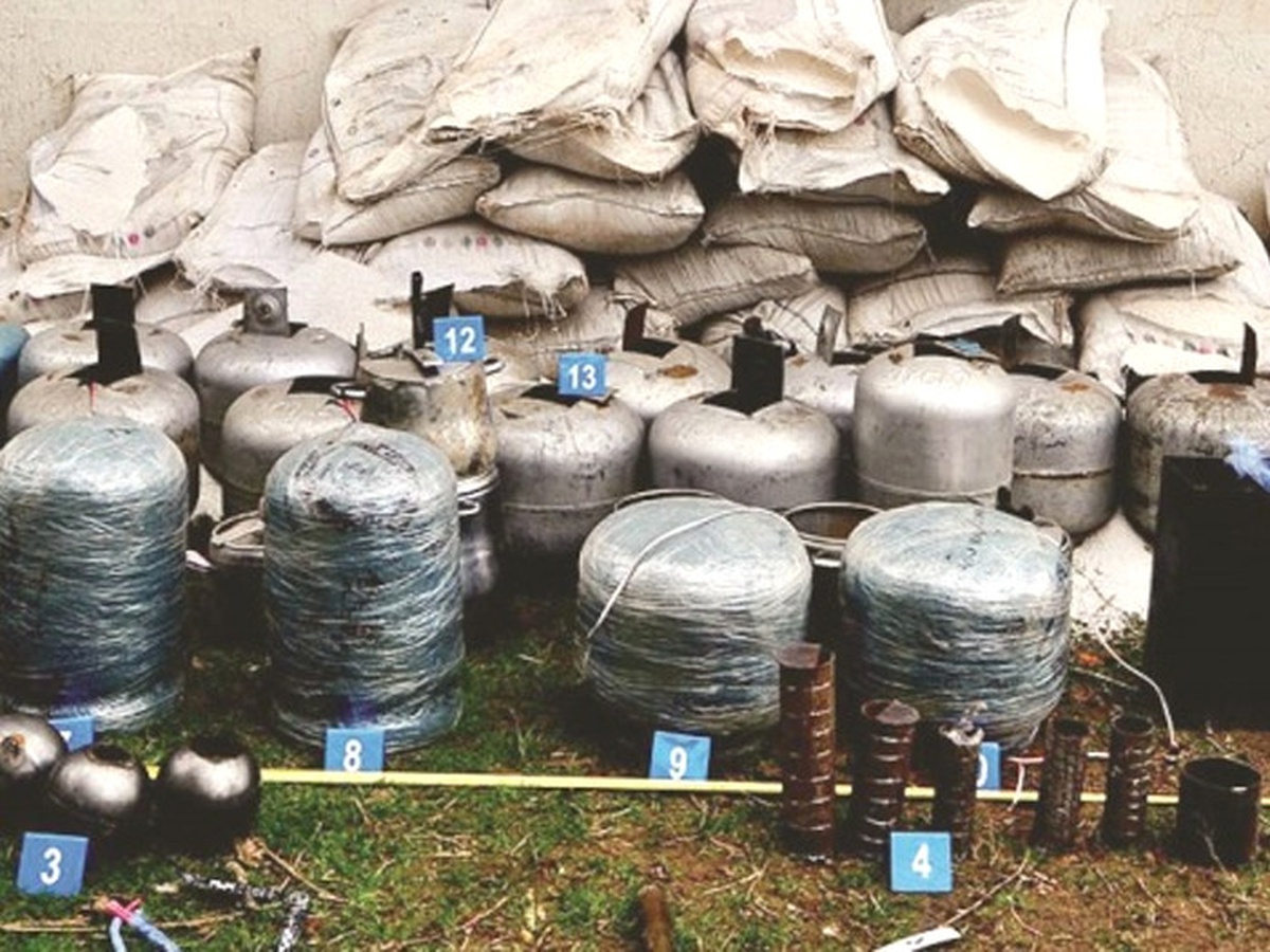PKK\'lılar Bomba Düzeneğinin Üzerinde Güvenlik Güçlerine Not Bıraktı