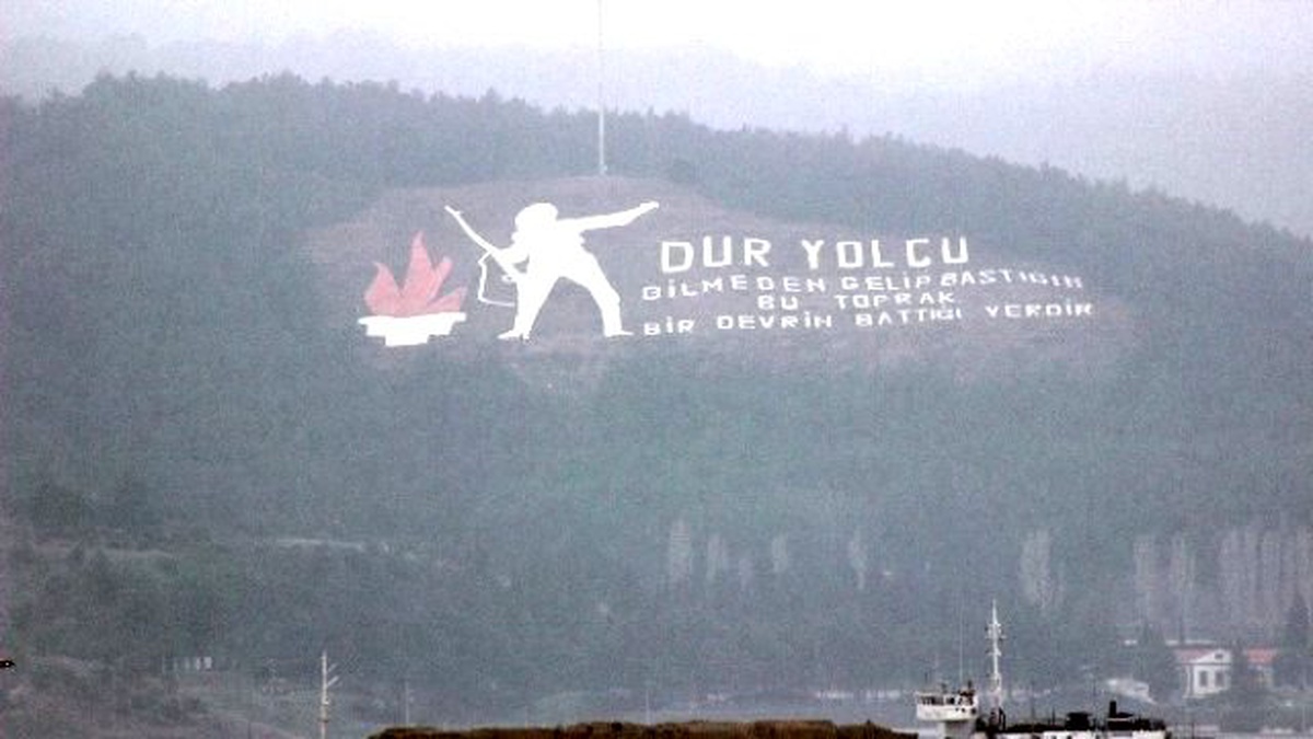 Rus Askeri Kargo Gemisi Çanakkale Boğazı\'ndan Geçti