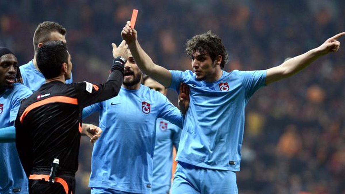 Trabzonspor Taraftarı, Salih Dursun Tişörtlerine Büyük İlgi Gösterdi