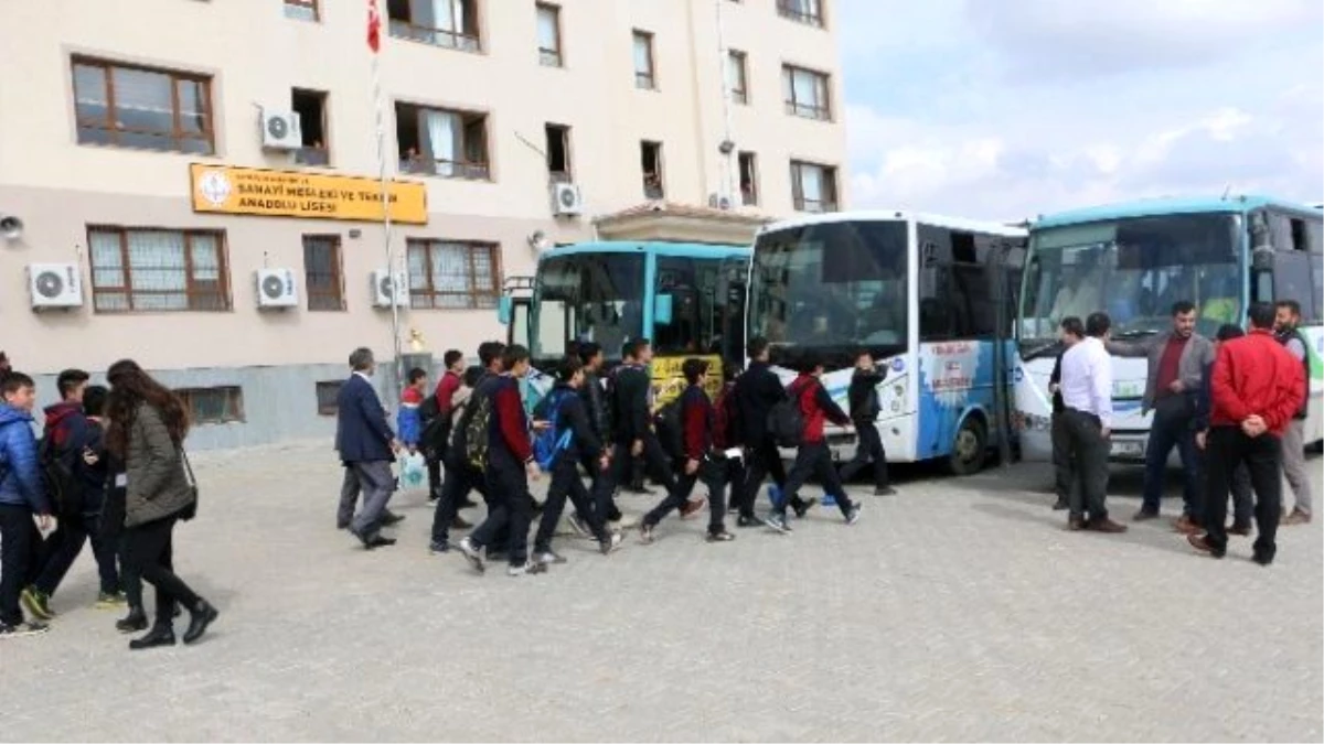 Şanlıurfa Büyükşehir Belediyesinden Öğrencilere Sinema Keyfi