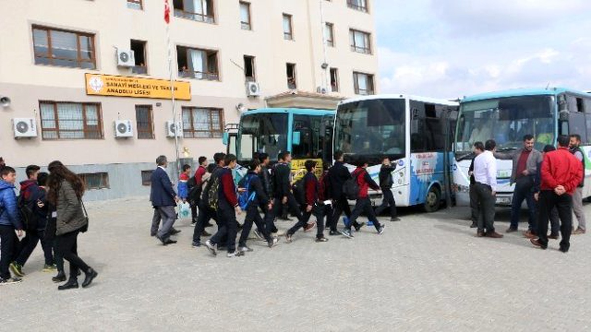 Şanlıurfa Büyükşehir Belediyesinden Öğrencilere Sinema Keyfi