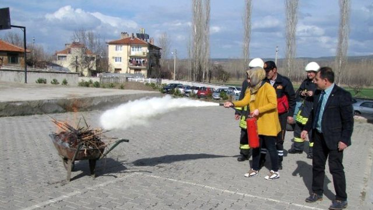 Şehitler Ortaokulunda Deprem ve Yangın Tahliye Tatbikatı