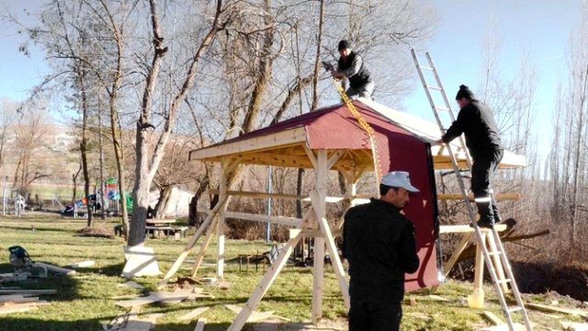 Seyitgazi Belediyesi Sosyal Alanlara Kamelya Kurmaya Devam Ediyor