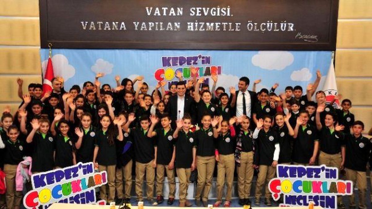 Tütüncü Minikleri Dinledi