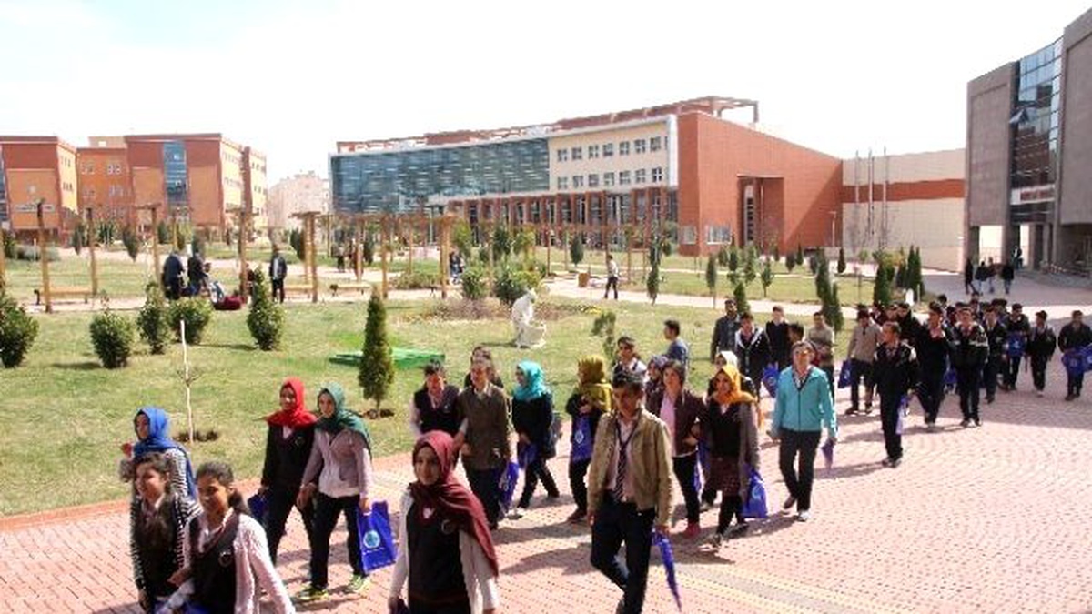 Üniversite Musabeyli Lisesi Öğrencilerini Ağırladı