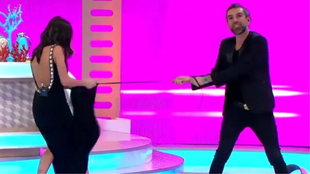 Yarışmacının Elbisesini Parçaladı! \'Hakan Yapma, Yapma...\'