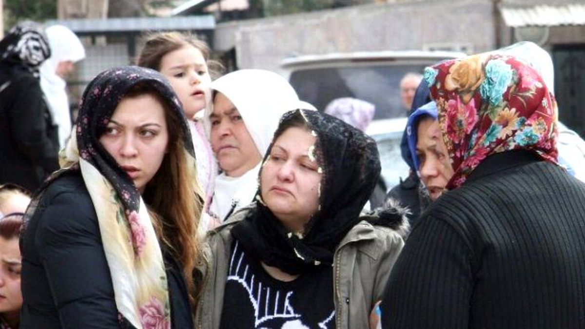Afyonkarahisar\'da Öldürülen 17 Yaşındaki Lise Öğrencisi Son Yolculuğuna Uğurlandı