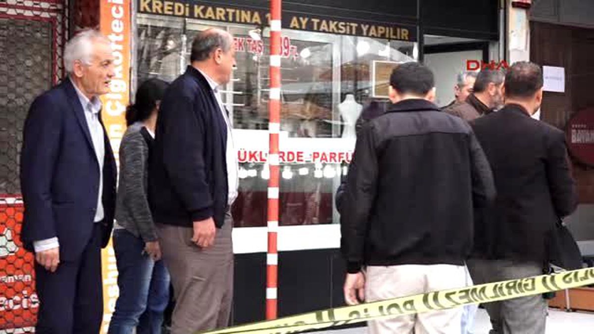 Antalya Kuyumcuyu Basıp Çalışanını Vurdular