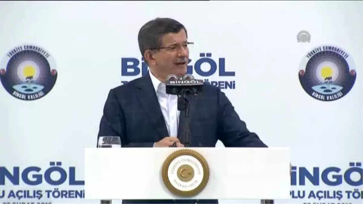 Davutoğlu: "Bütün Vebal, Onların Omuzlarındadır"