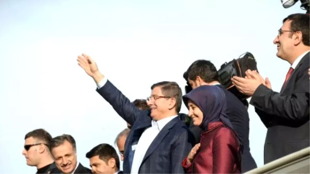 Davutoğlu: Çözüm Sürecinin Durmasının Tek Sorumlusu Silahların Gölgesine Saklanmaktan...