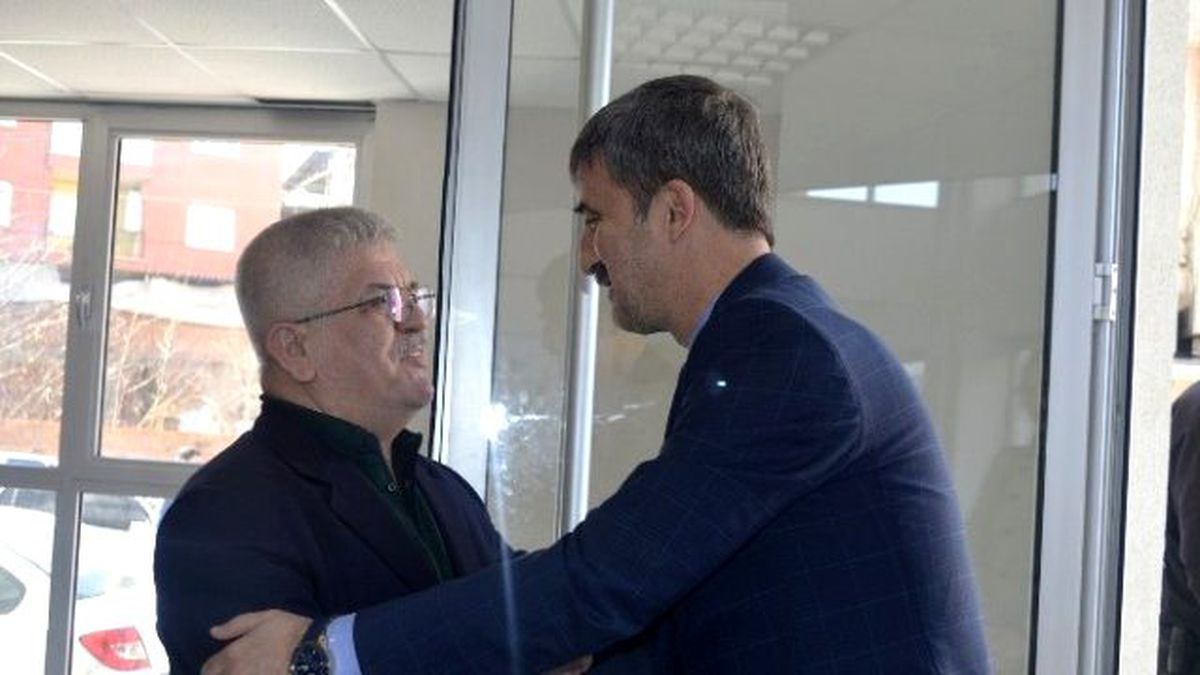 Eğitimci Yazar Çapkıner İlk Kitabı \'Antika Daktilo\'yu Tanıttı