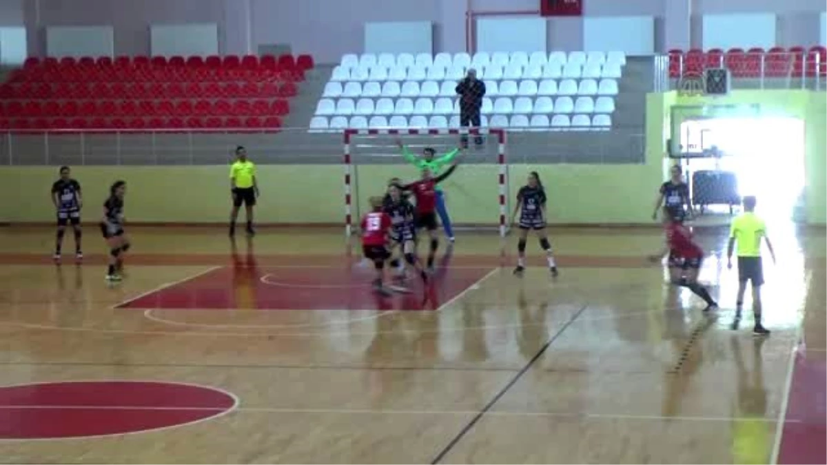 Hentbol: Bayanlar Süper Ligi - (Genç Uşakspor - Kastamonu Belediyespor)