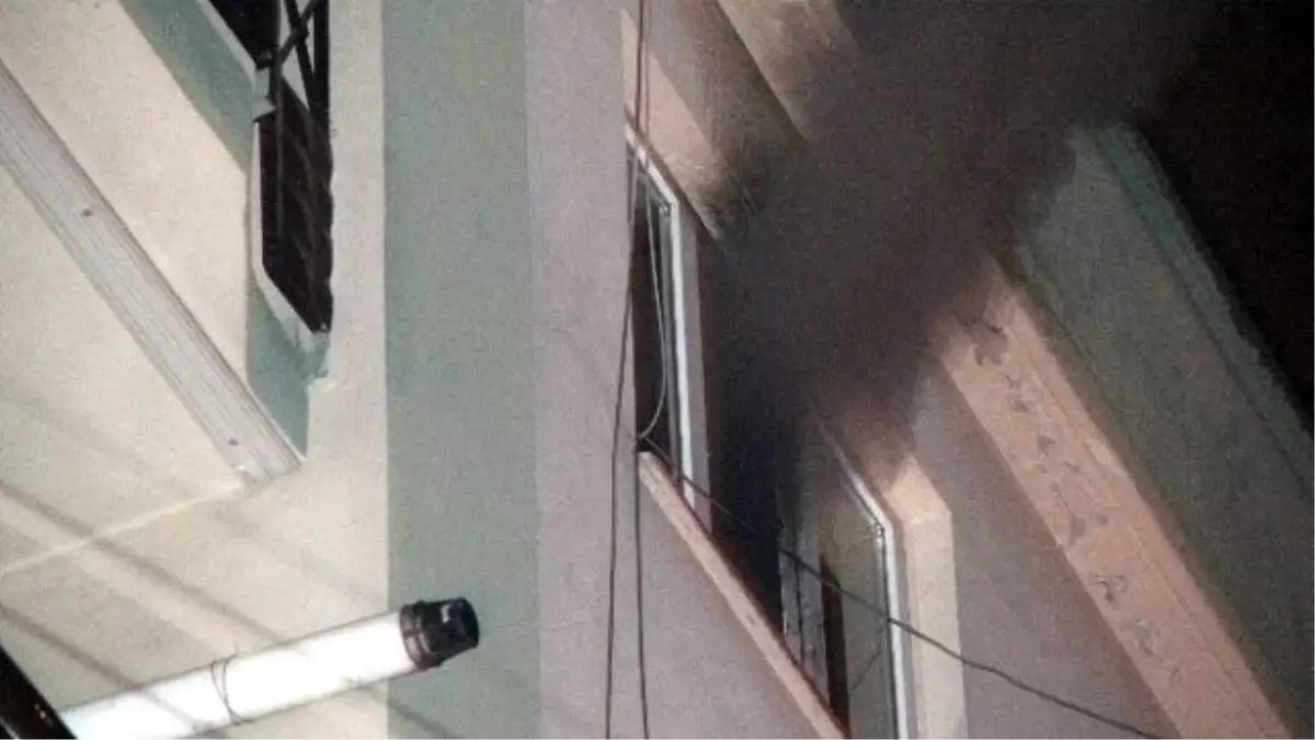 Kendi Yaktığı Evinde Ağır Yaralandı, Hayati Tehlike Sürüyor