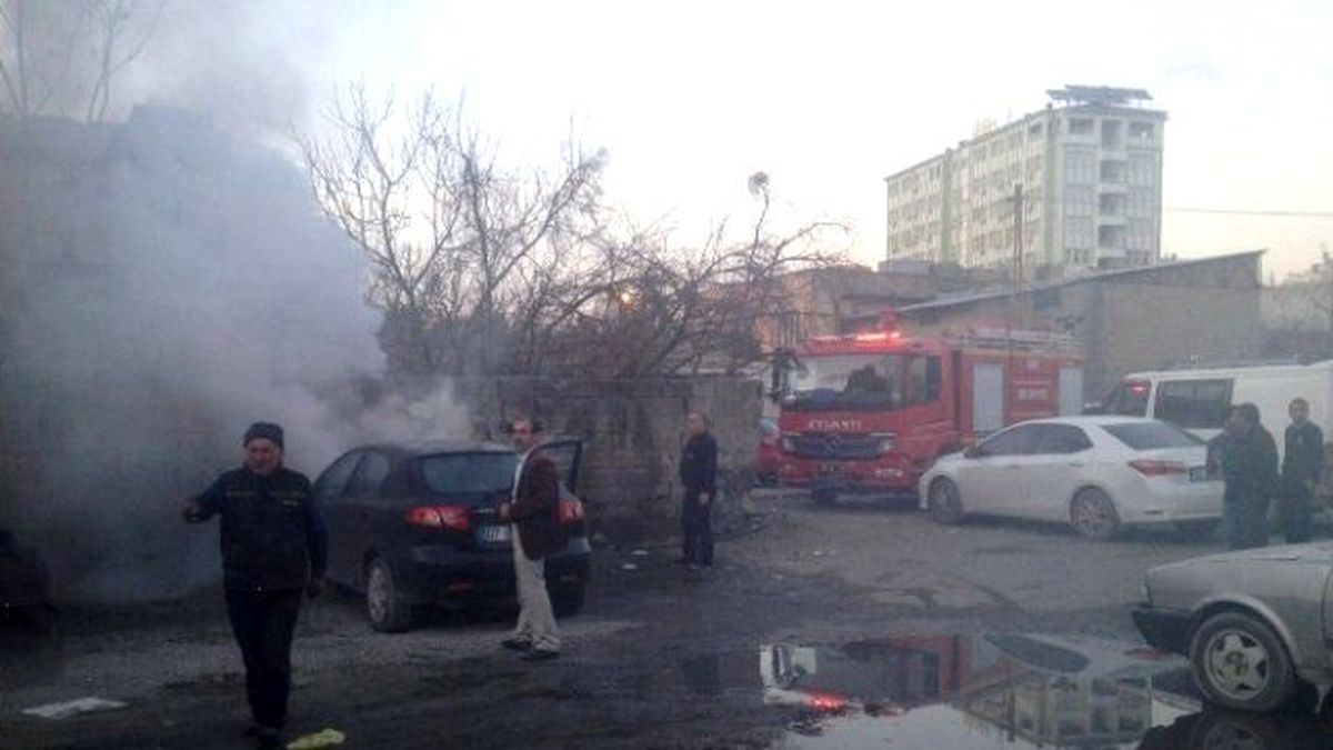 Park Halindeki Araç Alev Aldı