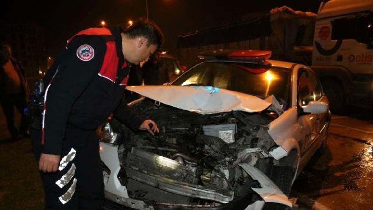 Polisten Kaçan Sürücü Zincirleme Kazaya Neden Oldu