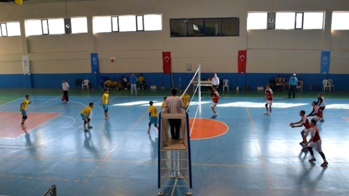 Tatvan\'da Voleybol Müsabakaları Başladı