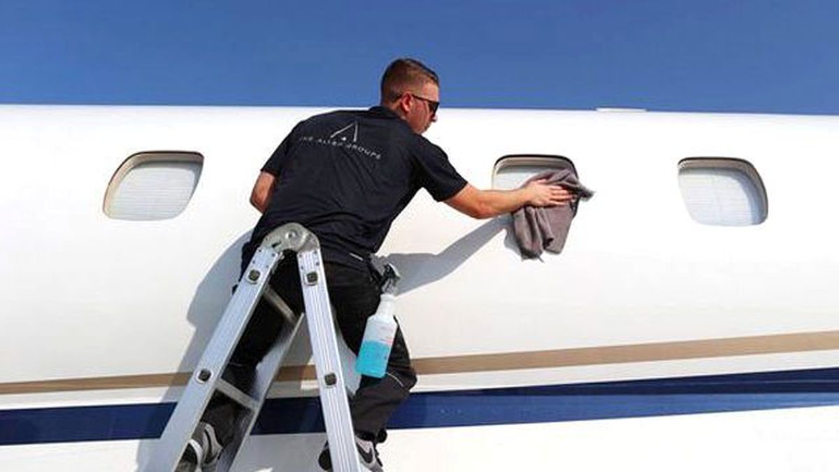 Uçak İnerken ve Kalkarken Neden Pencere Perdeleri Açılır