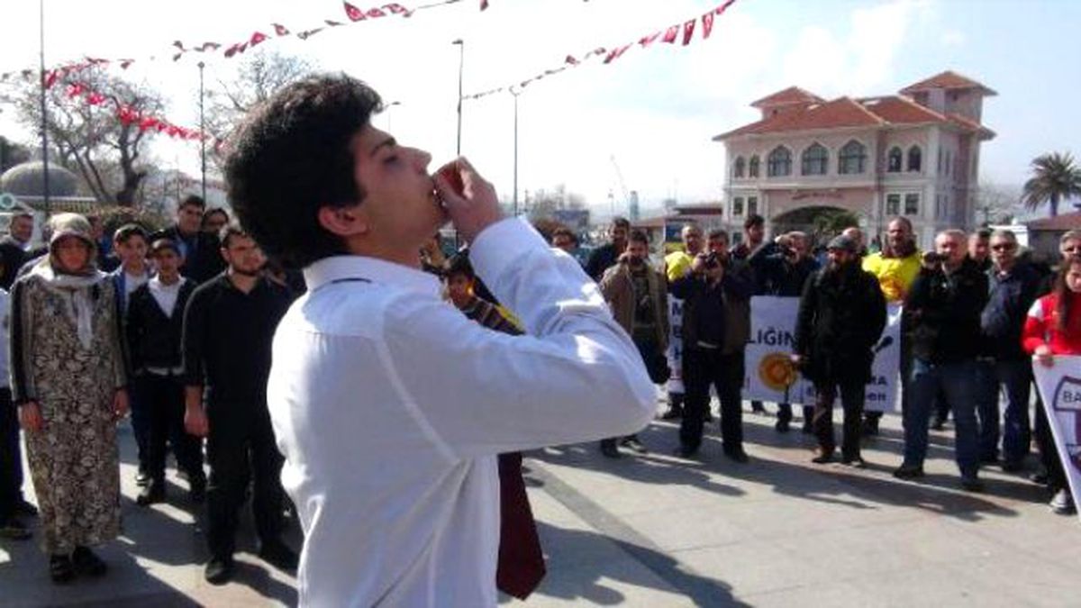 Uyuştucu ile Mücadele İçin Sokakta Tiyatro