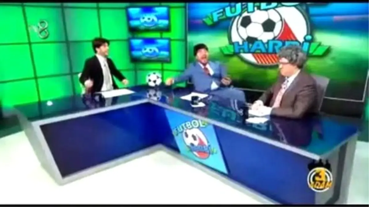 3 Adam\'dan Beyaz Futbol Skeci!