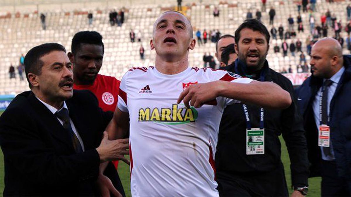 Aatıf Chahechouhe, Maç Sonu Taraftarla Kapıştı