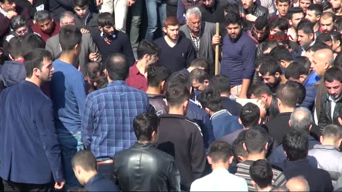 Adıyaman Kazada Ölen Adıyamanlı Hentbolcular, Yan Yana Toprağa Verildi