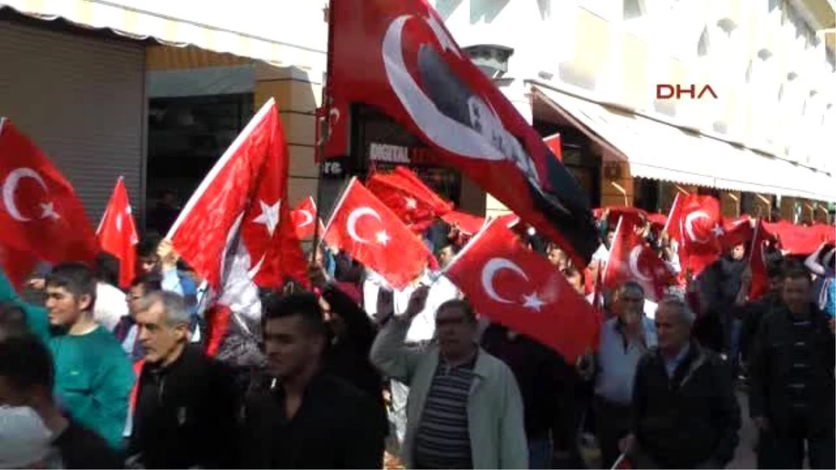 Antalya Kemer\'de Teröre Tepki Yürüyüşü