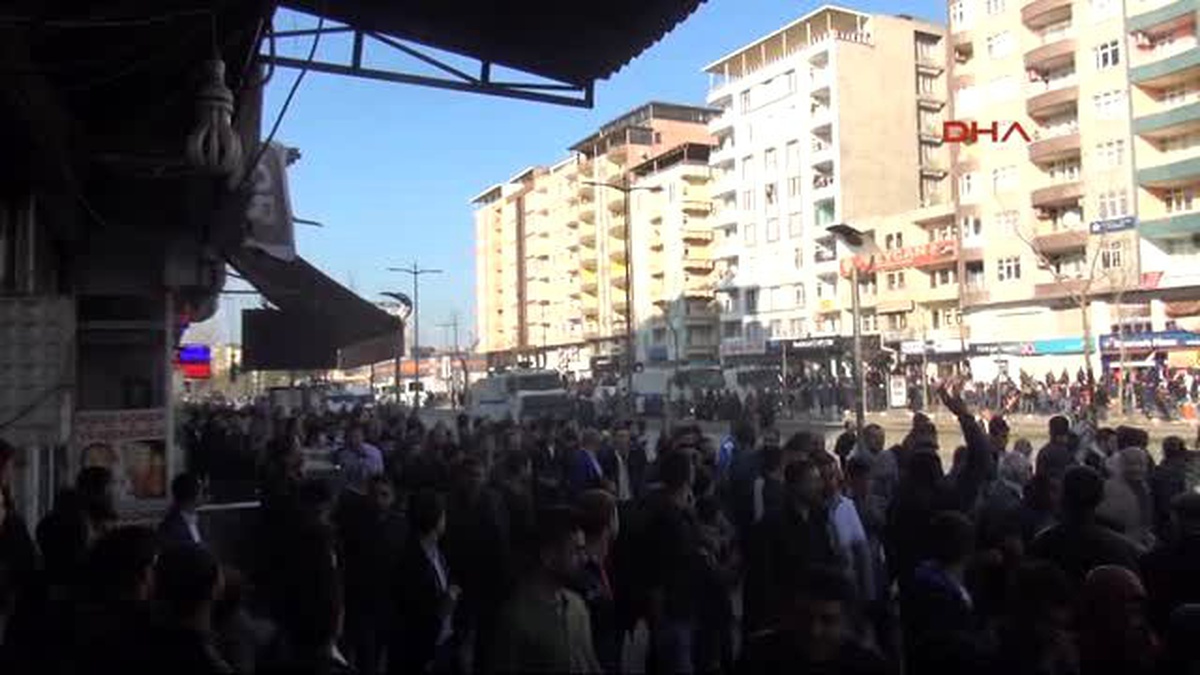 Batman - Demirtaş: Ülkeyi Kan Gölüne Çevirmişken Yetmiyor Şimdi Suriye ile Savaşa Sokmaya Çalışıyor...