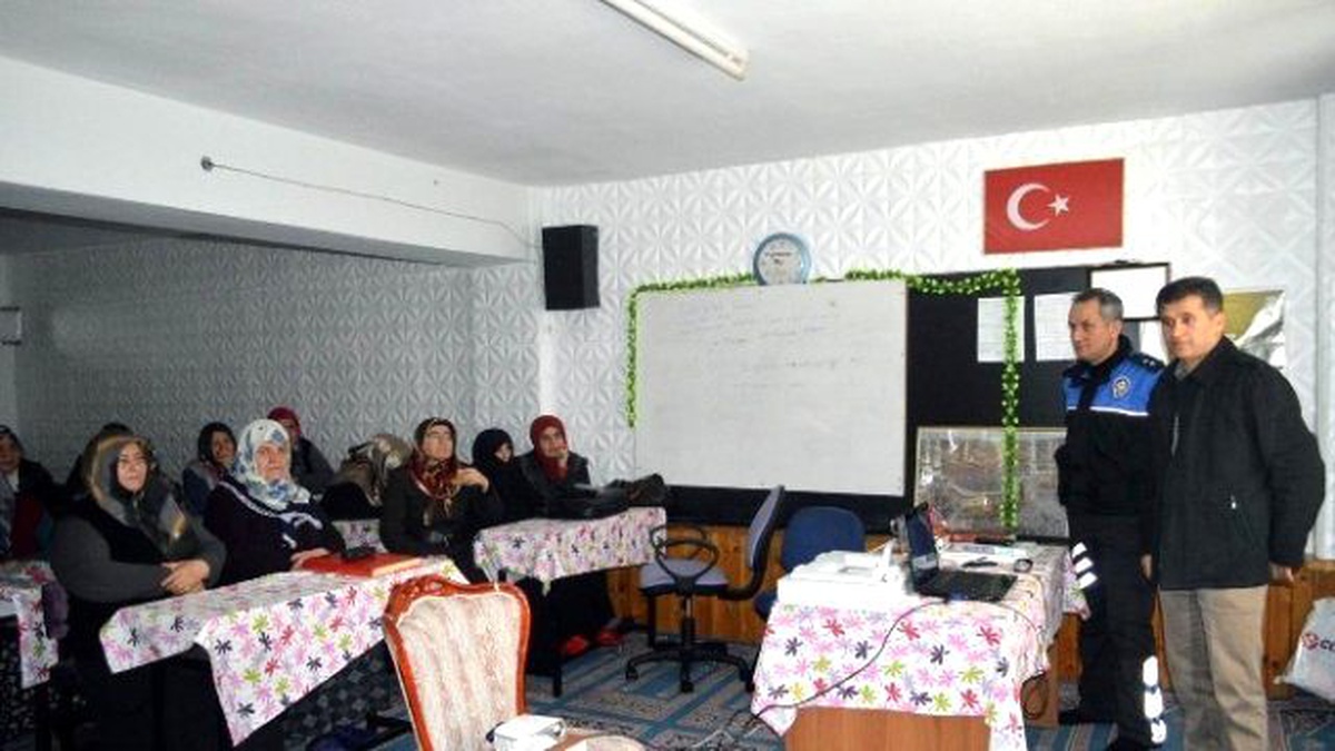 Bayındırlık Kız Kur\'an Kursu\'nda Bilgilendirme Toplantısı Yapıldı