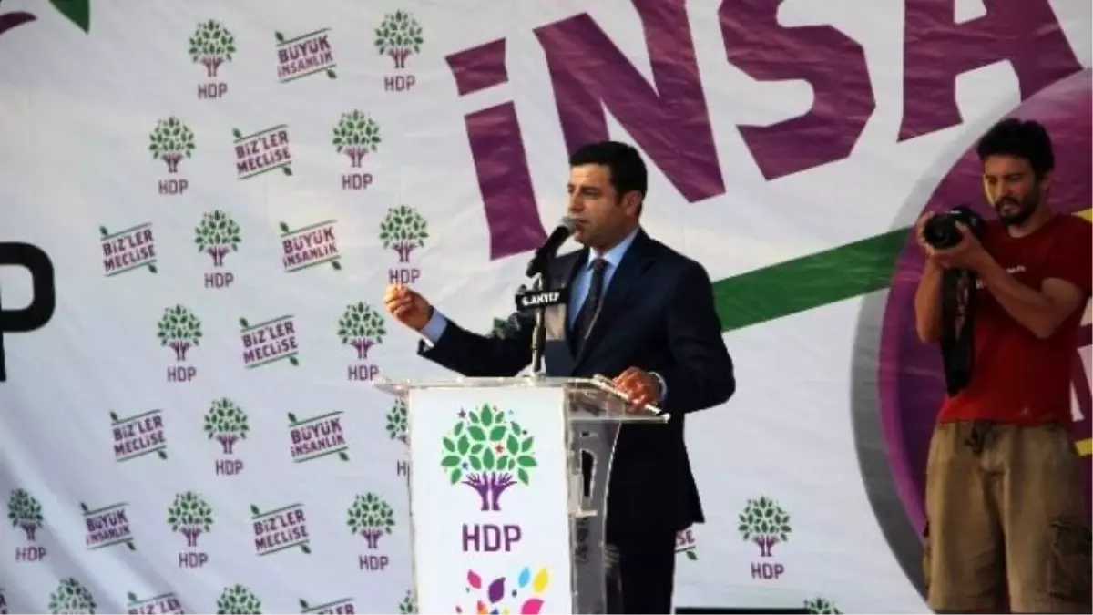 Demirtaş\'ın Mitinginin Ardından Olaylar Çıktı: 5 Gözaltı