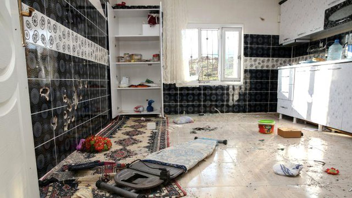 PKK\'lı Teröristlerin Derik\'e Verdiği Hasar Ortaya Çıktı