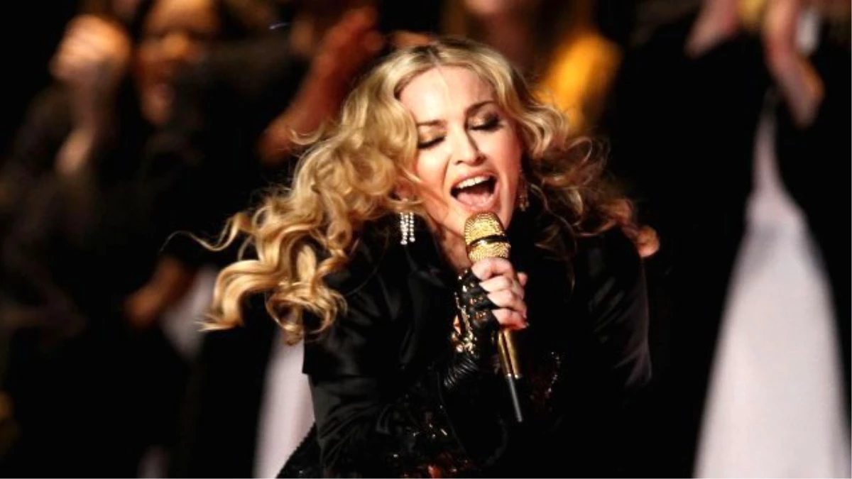 Madonna: Sevgilim Beni Antrenörümle Aldattı