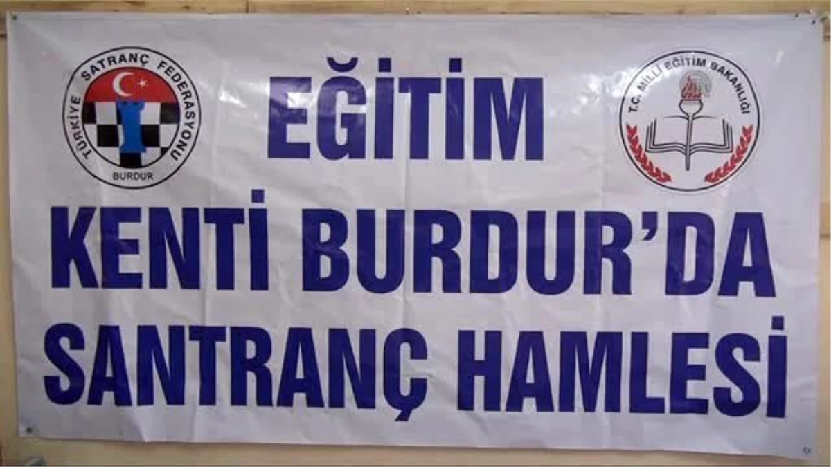 Öğrenciler Satranç Turnuvasında