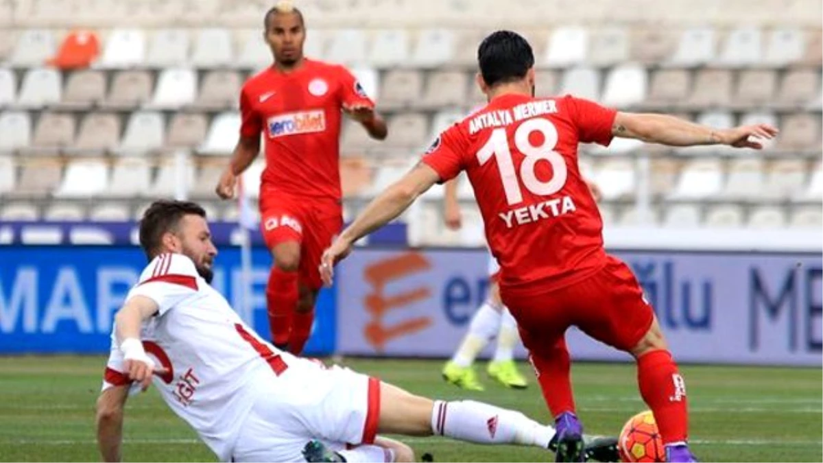 Sivasspor, Antalyaspor\'la 0-0 Berabere Kaldı
